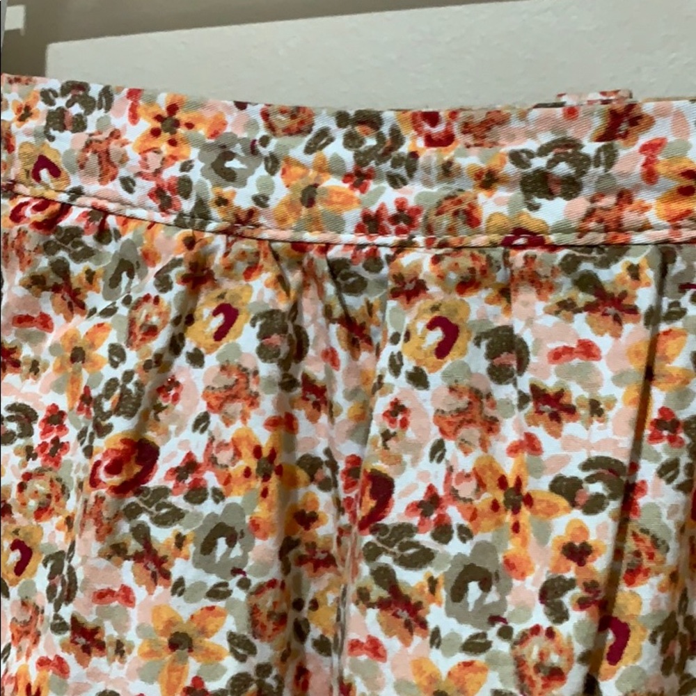 IZOD skirt - Picture 2 of 6